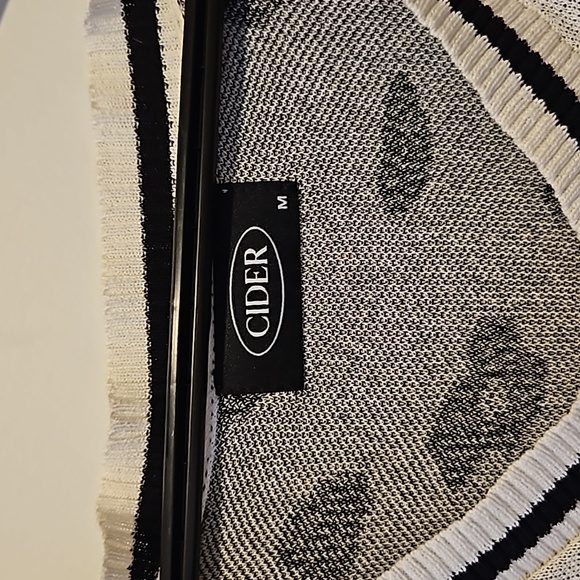 Cider Leopard Vest - Picture 2 of 3